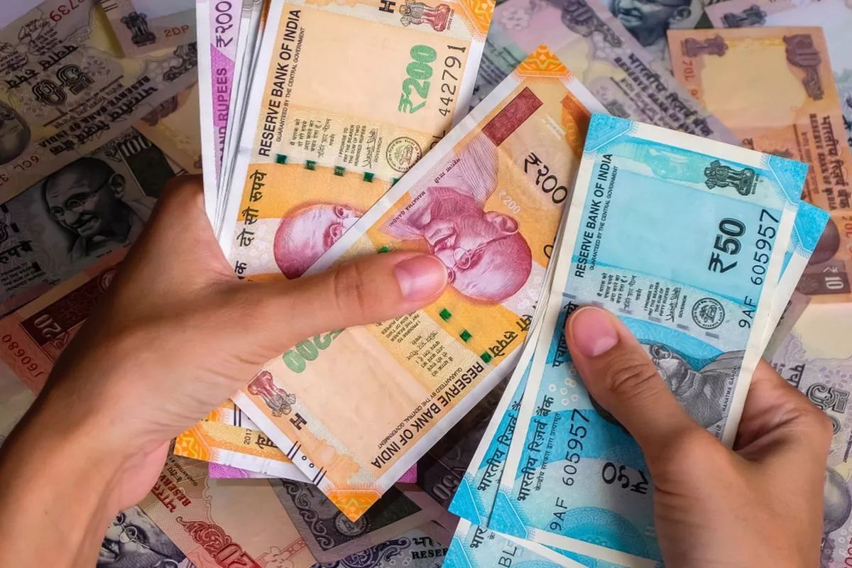 Rupee Melemah ke 95,5 per Dolar AS di Tengah Tekanan Suku Bunga The Fed
