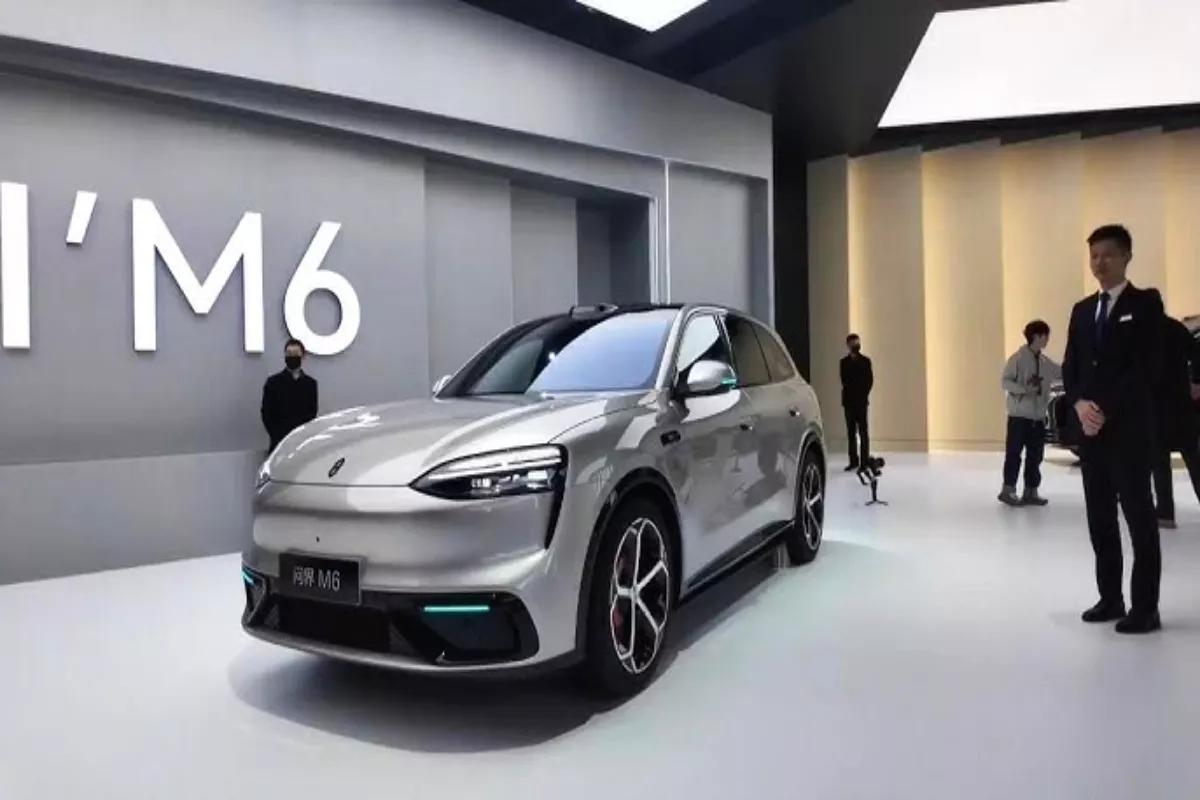 Mobil Listrik Huawei Aito M6 Meluncur di Beijing Auto Show 2026