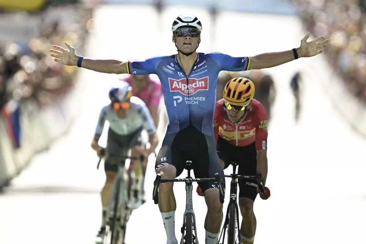 Van der Poel Juarai Etape 9 Tour de France 2026