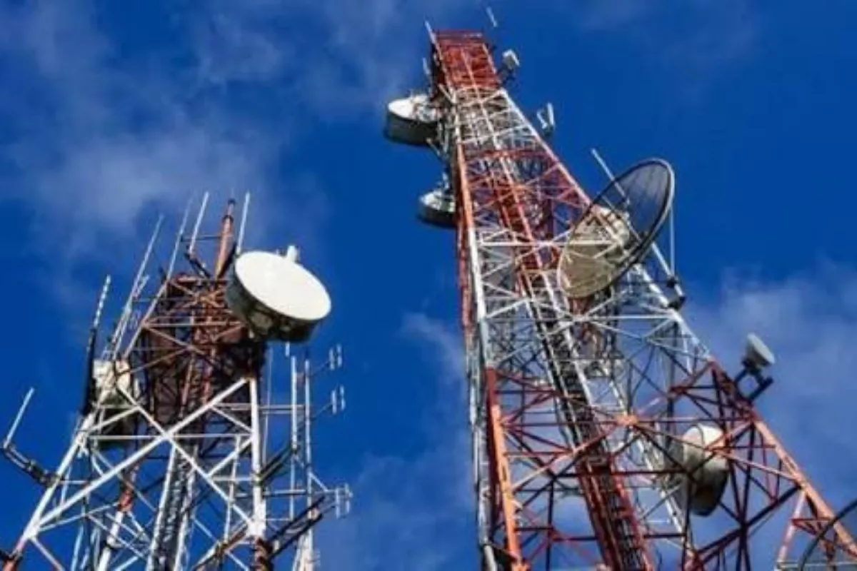 Punya Ribuan Menara & Fiber, TOWR Bidik Cuan dari Internet Rakyat