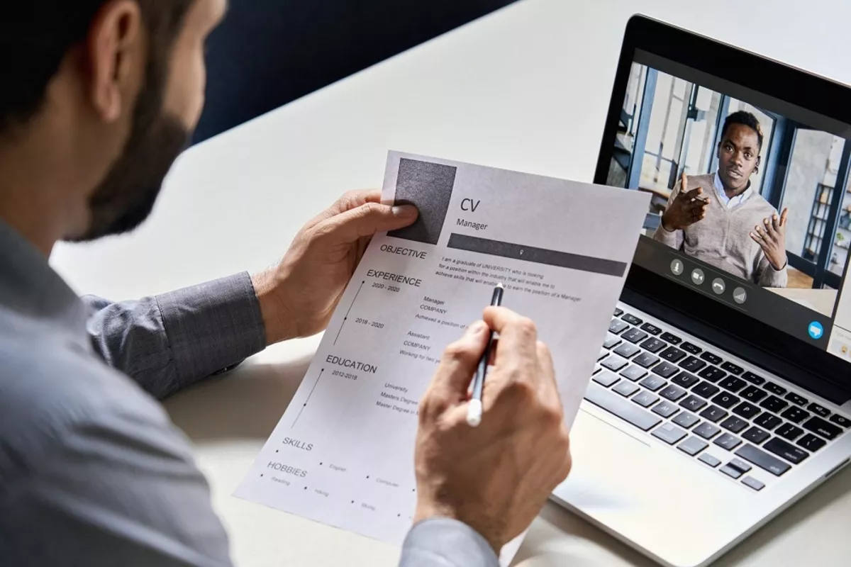 Contoh CV dan Portofolio Remote Worker Lolos HRD Global