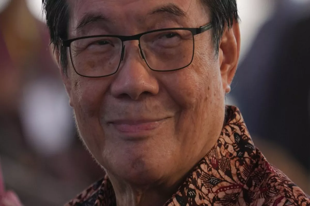 IHSG Kokoh di Level 7.102 Berkat Lonjakan Saham Prajogo Pangestu