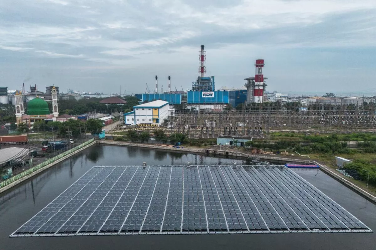 Dukung Transisi Energi, Indocement Operasikan PLTS Raksasa 71,9 MW