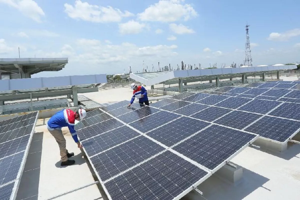 Pertamina RU IV Cilacap Pasang Panel Surya demi Kurangi Emisi
