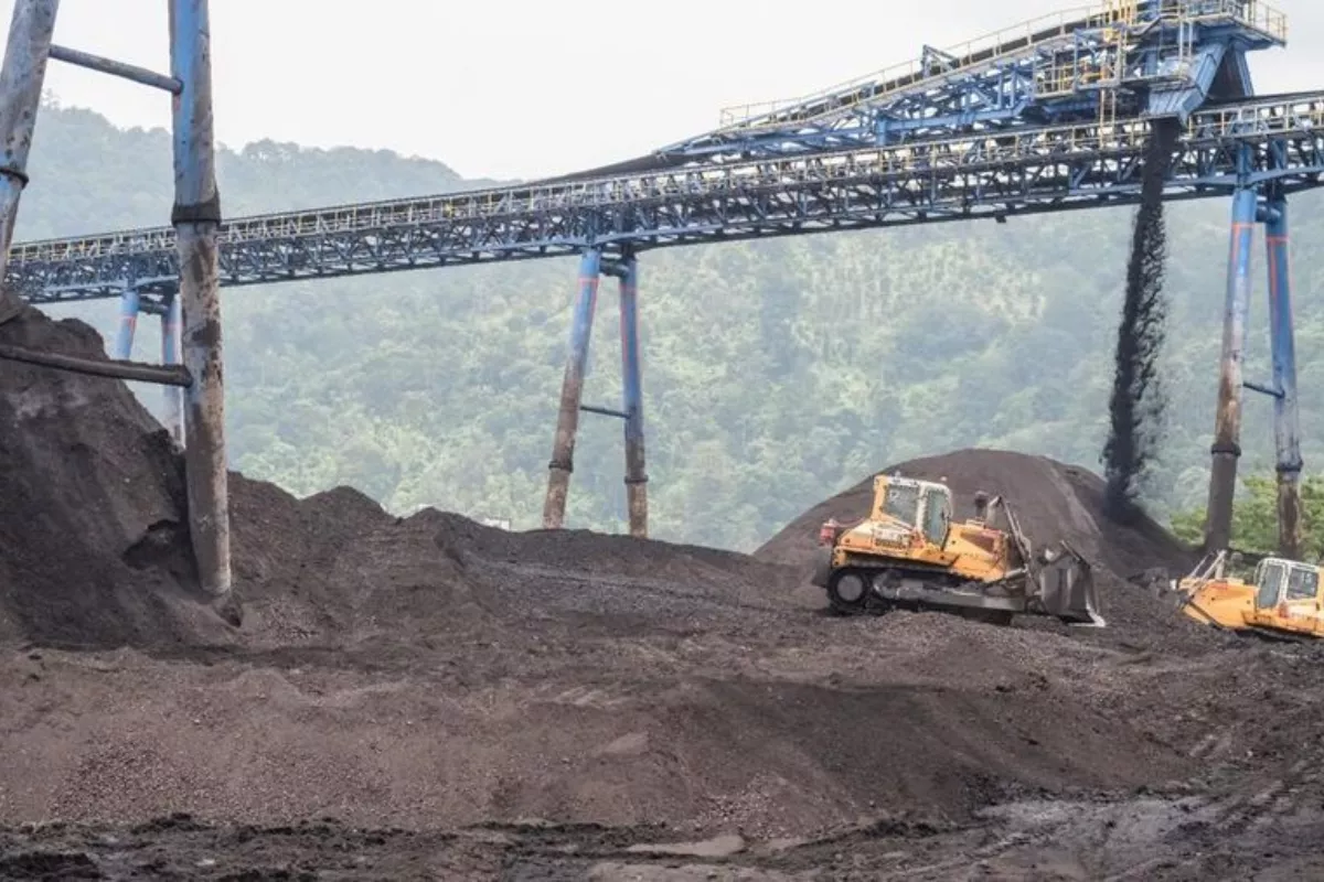 Aturan Baru ESDM: Blending Batu Bara Harus Dapat Restu Bahlil