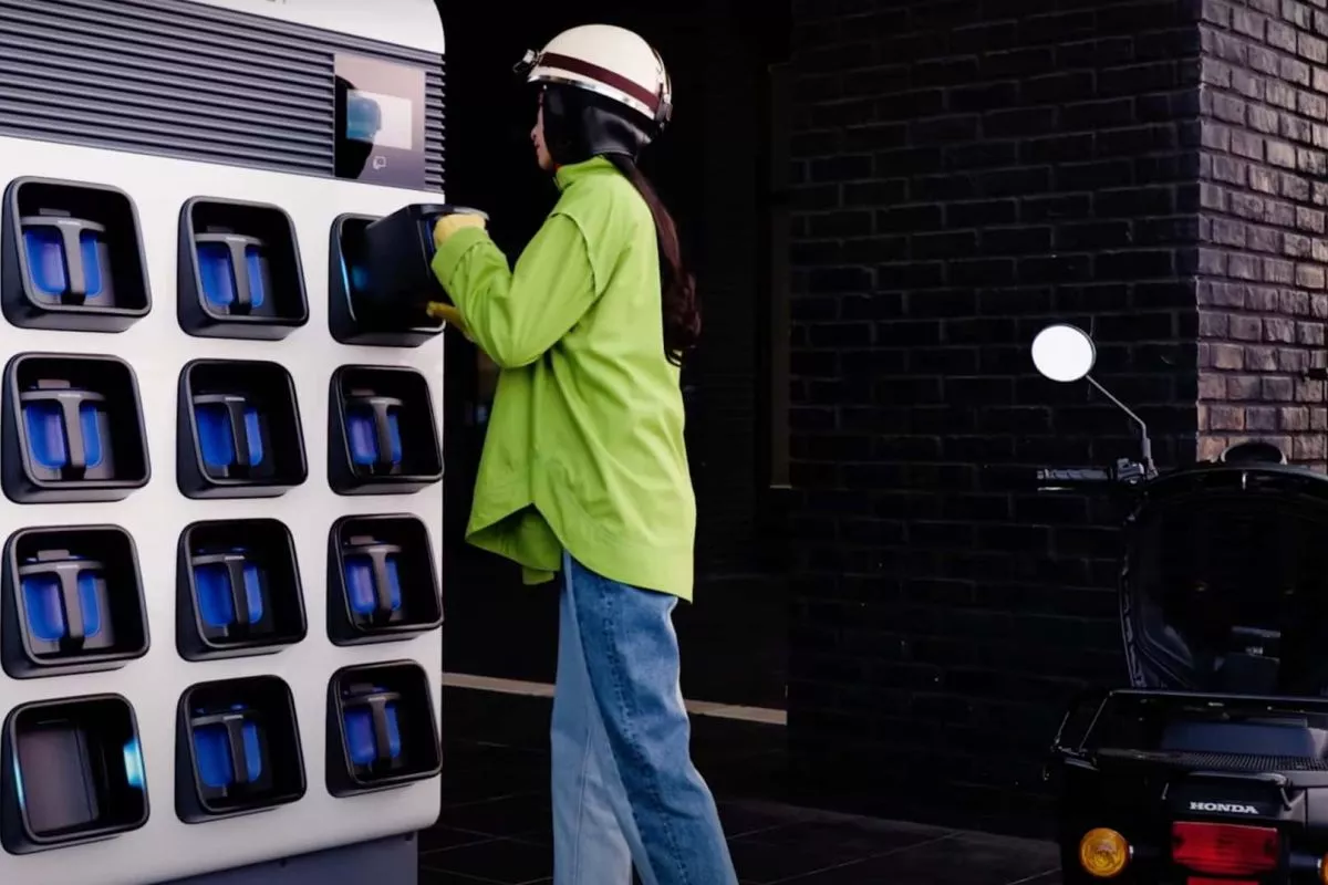 Swap Baterai Mobil Listrik di China Hanya 100 Detik Tanpa Antre