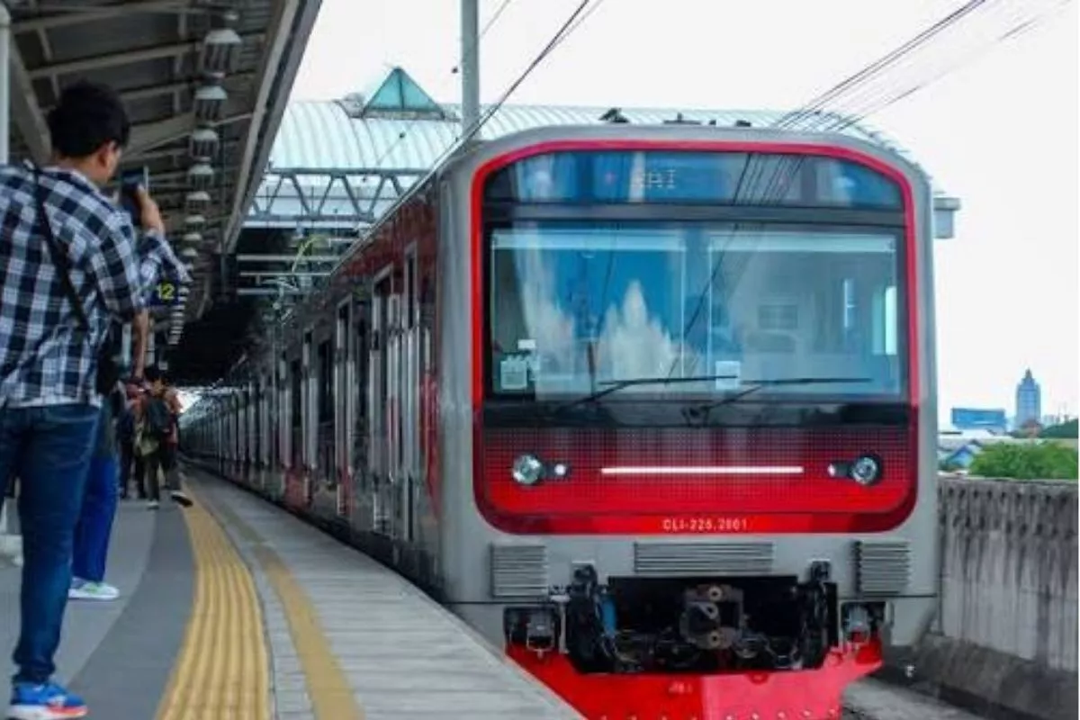 KAI Commuter Penyesuaian Jadwal KRL Usai 7 Rangkaian INKA Dirawat