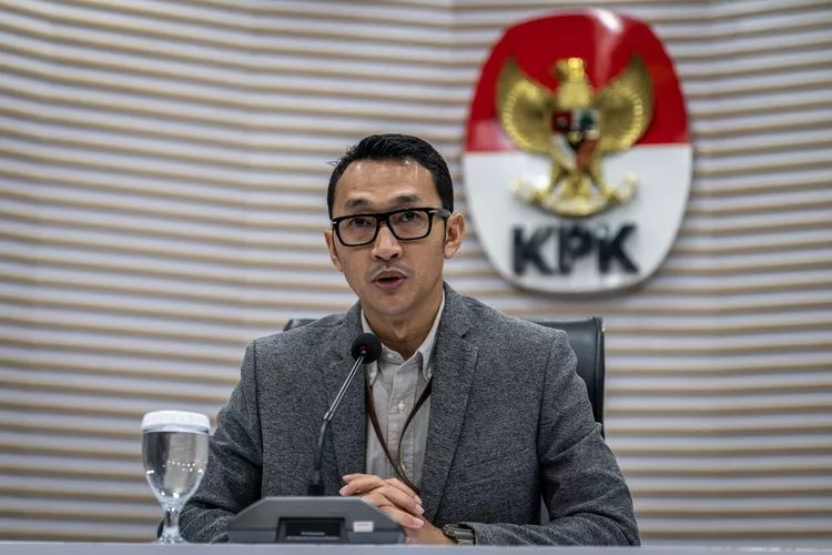 KPK Usut Dugaan Dana Operasional Fiktif Lukas Enembe Triliunan Rupiah