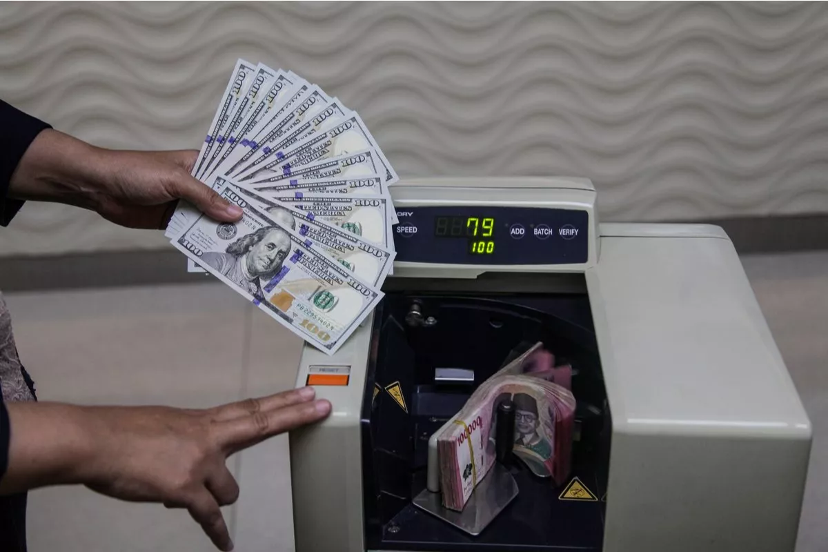 Rupiah Melemah, Cek Kurs Dolar AS di Empat Bank Besar Hari Ini