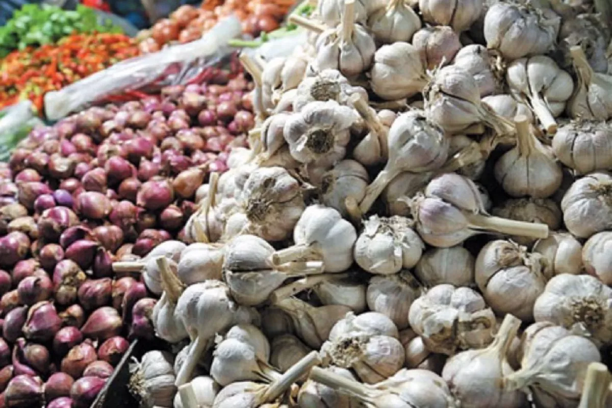 Update Harga Sembako Jatim: Bawang Merah dan Aneka Cabai Melambung