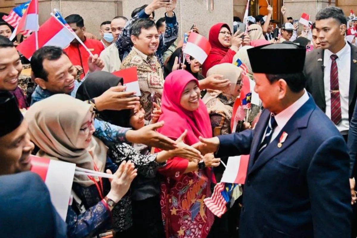 Prabowo Tiba di Vladivostok, Disambut Antusias Mahasiswa Indonesia