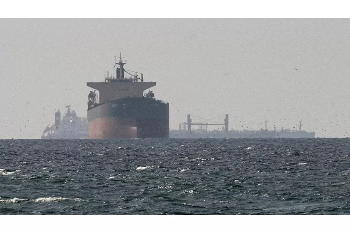 Harga Minyak Dunia Melesat, Brent Sentuh Level US$ 106 per Barel