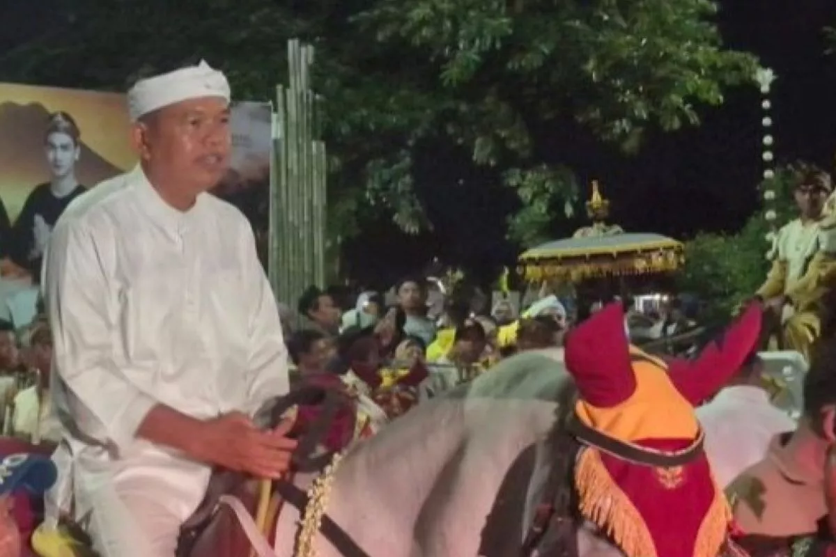 KDM Soroti Kelestarian Istana Cipanas dan Masalah Sampah Sungai