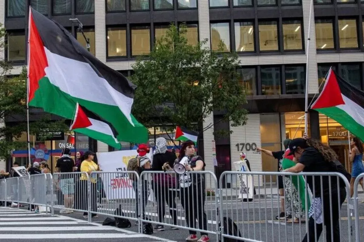 Massa Pro-Palestina Unjuk Rasa di Gedung Putih Tolak Kunjungan Netanyahu