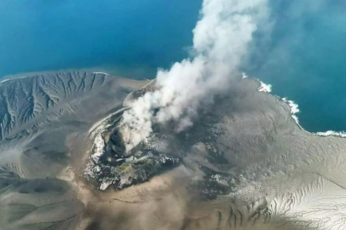 Erupsi Anak Krakatau, BMKG Sebut Abunya Tak Sampai Jakarta
