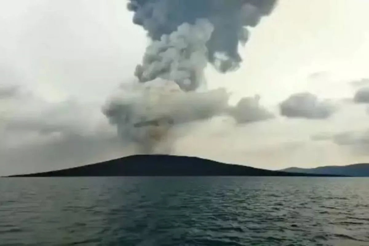 BRIN Imbau Warga Hindari Ikan Mati Saat Erupsi Krakatau