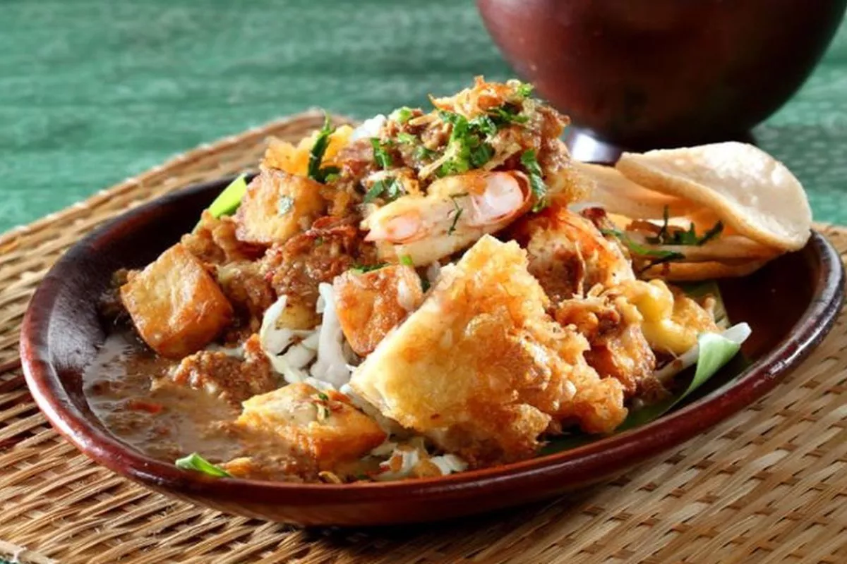 Daftar 3 Kuliner Malam Legendaris di Semarang dekat Simpang Lima