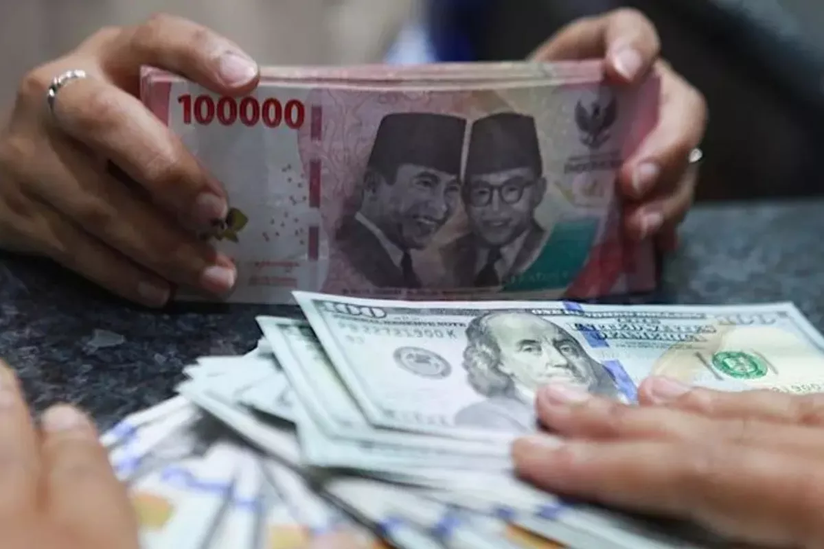 Rupiah Menguat Tipis di Tengah Penolakan Trump atas Damai Iran