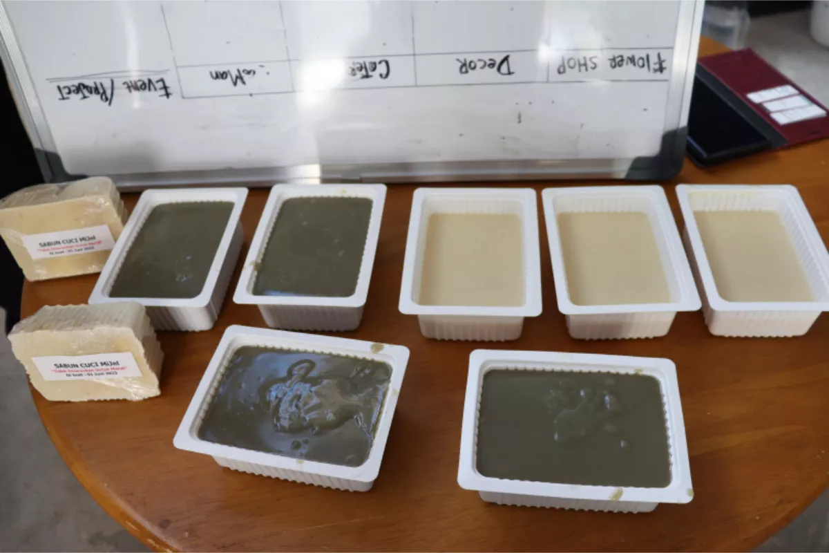 Langkah Membuat Sabun Cuci Piring Batang (Padat) Bebas Plastik Bersih