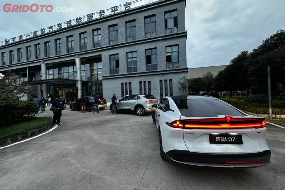 Intip Langsung Pabrik Baterai Changan: 1 Menit Jadi 1 Sel Baterai