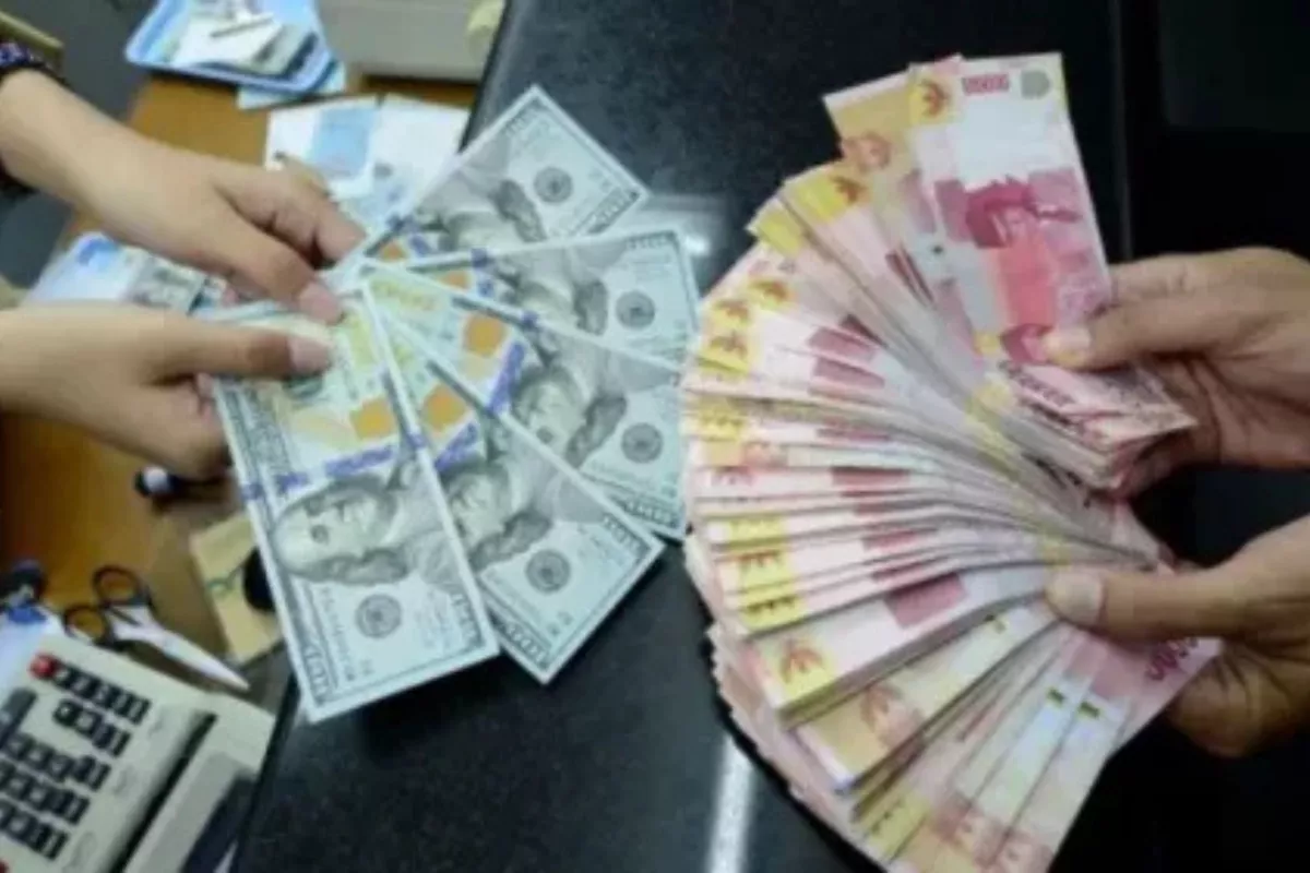 Rupiah Hari Ini Ditutup Melemah 0,52 Persen ke Level Rp17.952