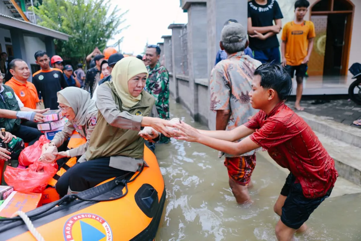 Hadapi Kemarau Ekstrem Khofifah Minta Warga Bijak Pakai Air Bersih