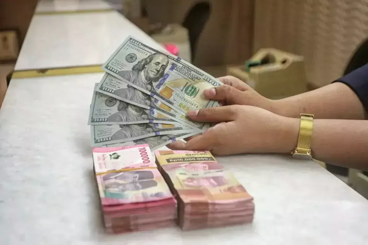 Data Ekonomi AS Lemah Dorong Rupiah Menguat ke Rp 17.798 per Dolar AS