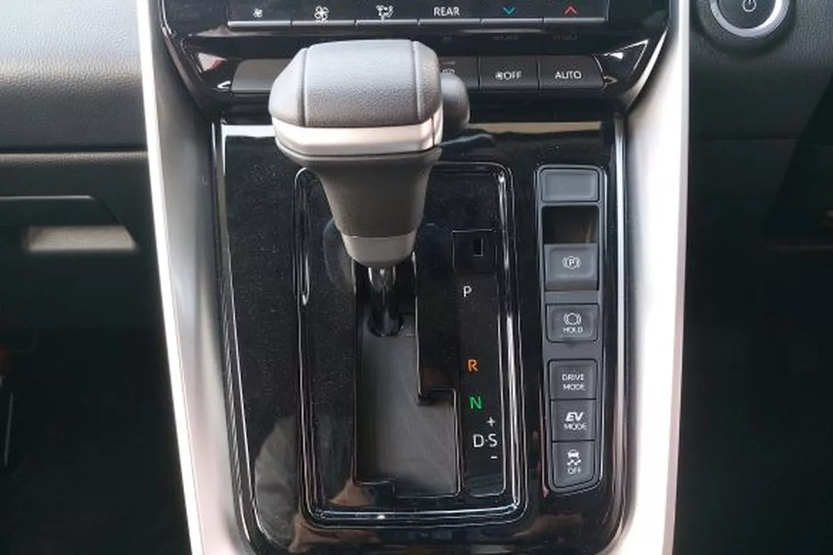 Cara Merawat Mobil Matic Agar Transmisi Awet Tidak Menghentak