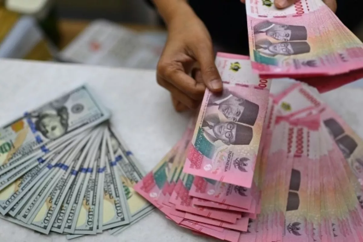 Rupiah Berpotensi Lanjut Menguat, Dibayangi Risiko Harga Minyak Dunia