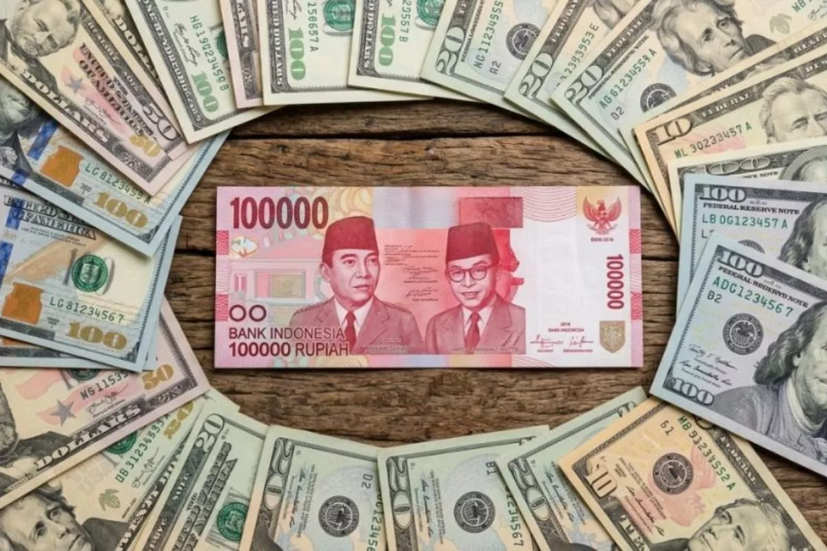 Rupiah Melemah ke Rp17.794 per Dolar AS Terimbas Kenaikan BI-Rate