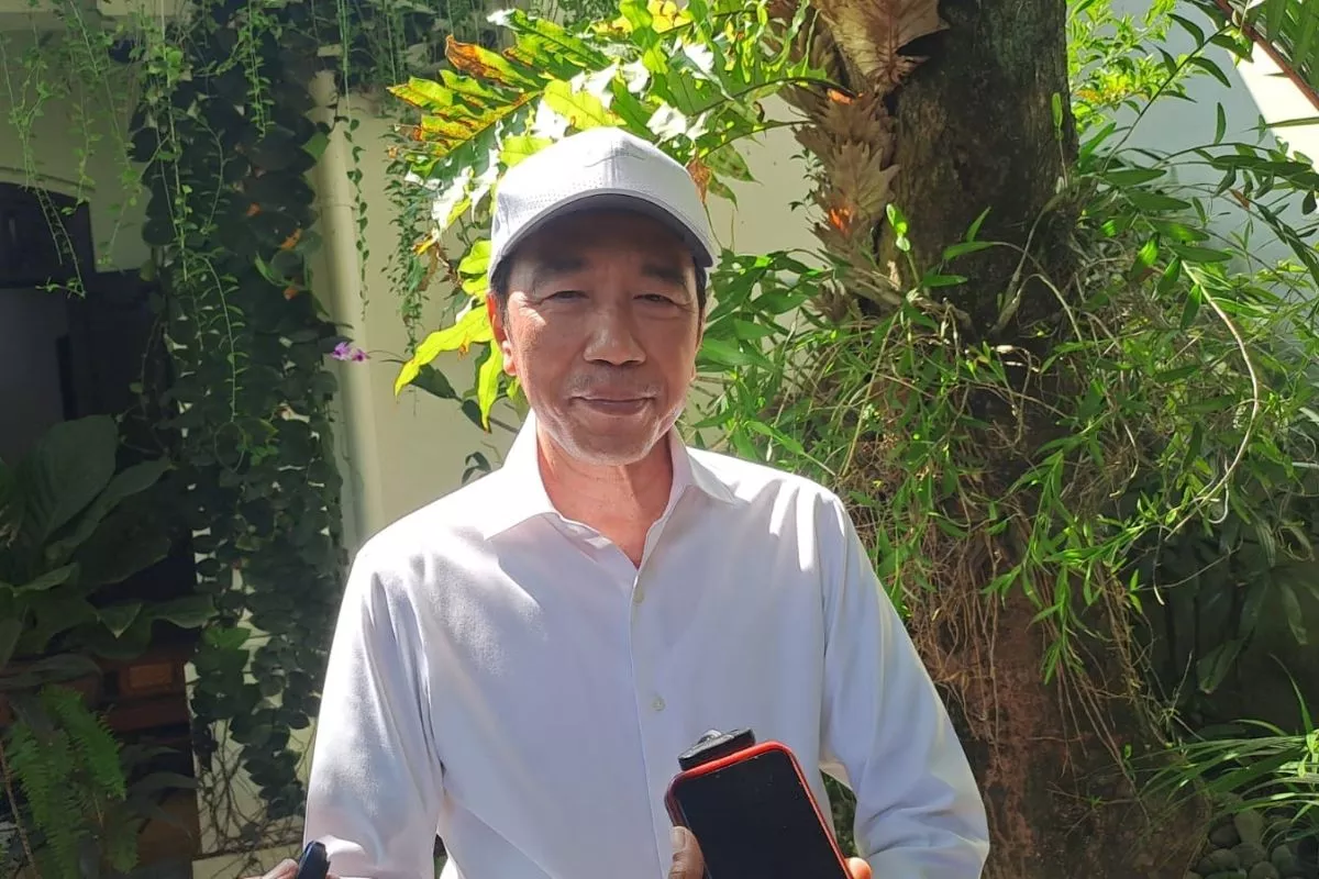 Roy Suryo-dr Tifa Bakal Diadili, Pengacara: Pak Jokowi Siap Tunjukkan Ijazah