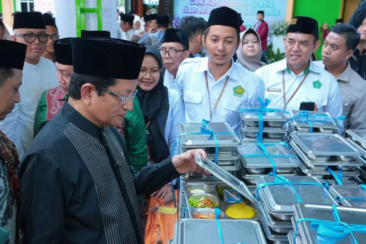 Menag Sebut Santri Penerima Program MBG Baru Mencapai 1 Persen