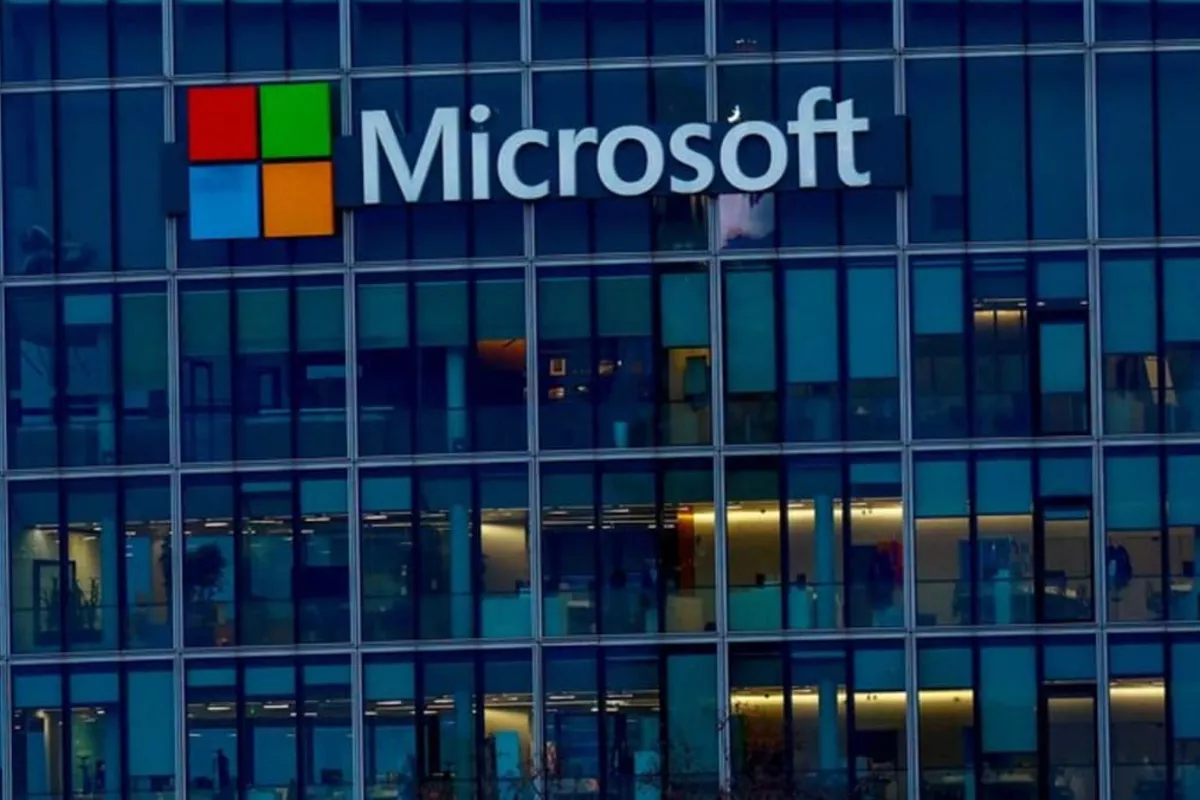Microsoft Rampungkan Pusat Data AI Fairwater Senilai 3 Miliar
