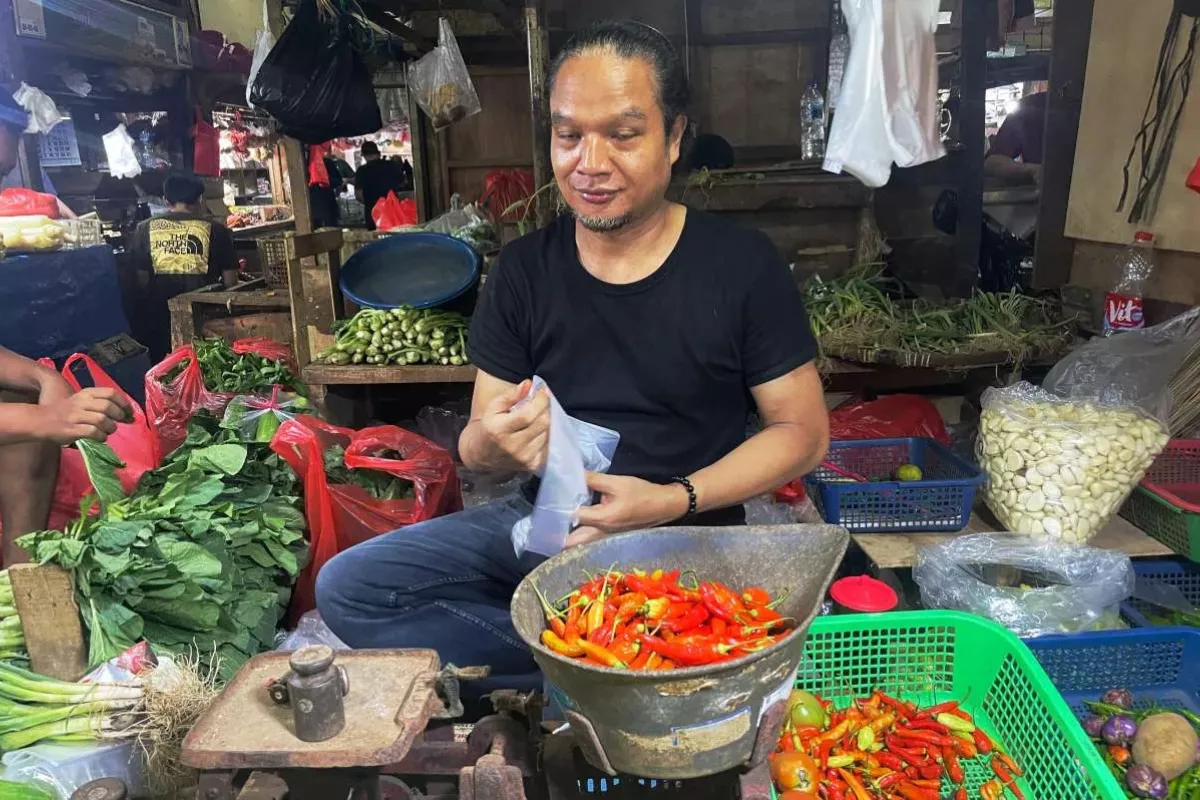 Harga Pangan Akhir Pekan: Cabai, Daging, & Minyak Goreng Kompak Naik
