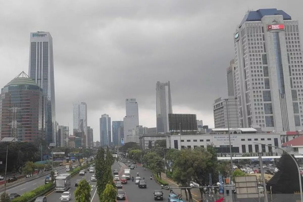 BMKG Memprakirakan Sebagian Besar Wilayah Indonesia Berawan dan Hujan Ringan
