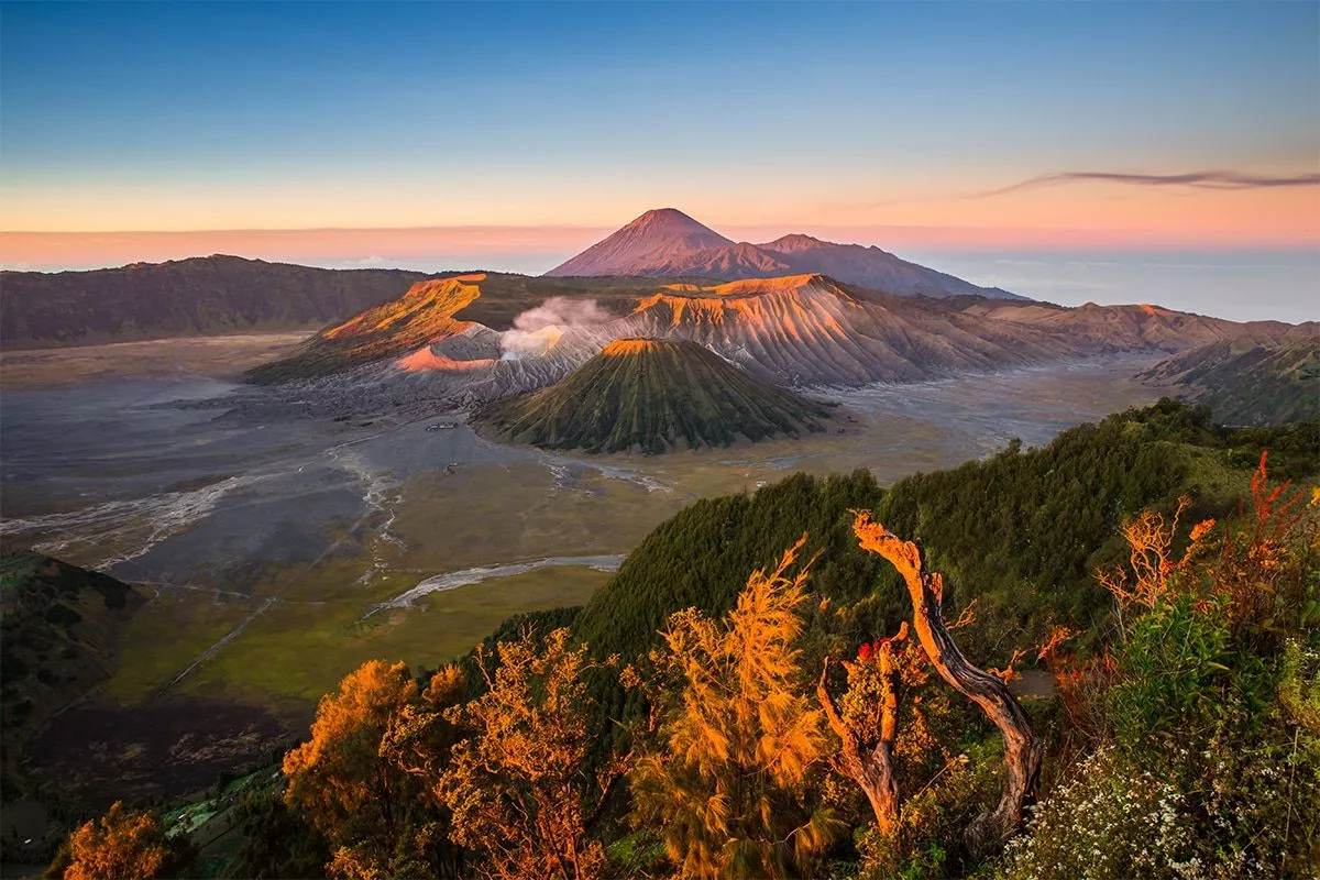 Karhutla Tertangani, Kawasan Wisata Bromo Dibuka Kembali Besok