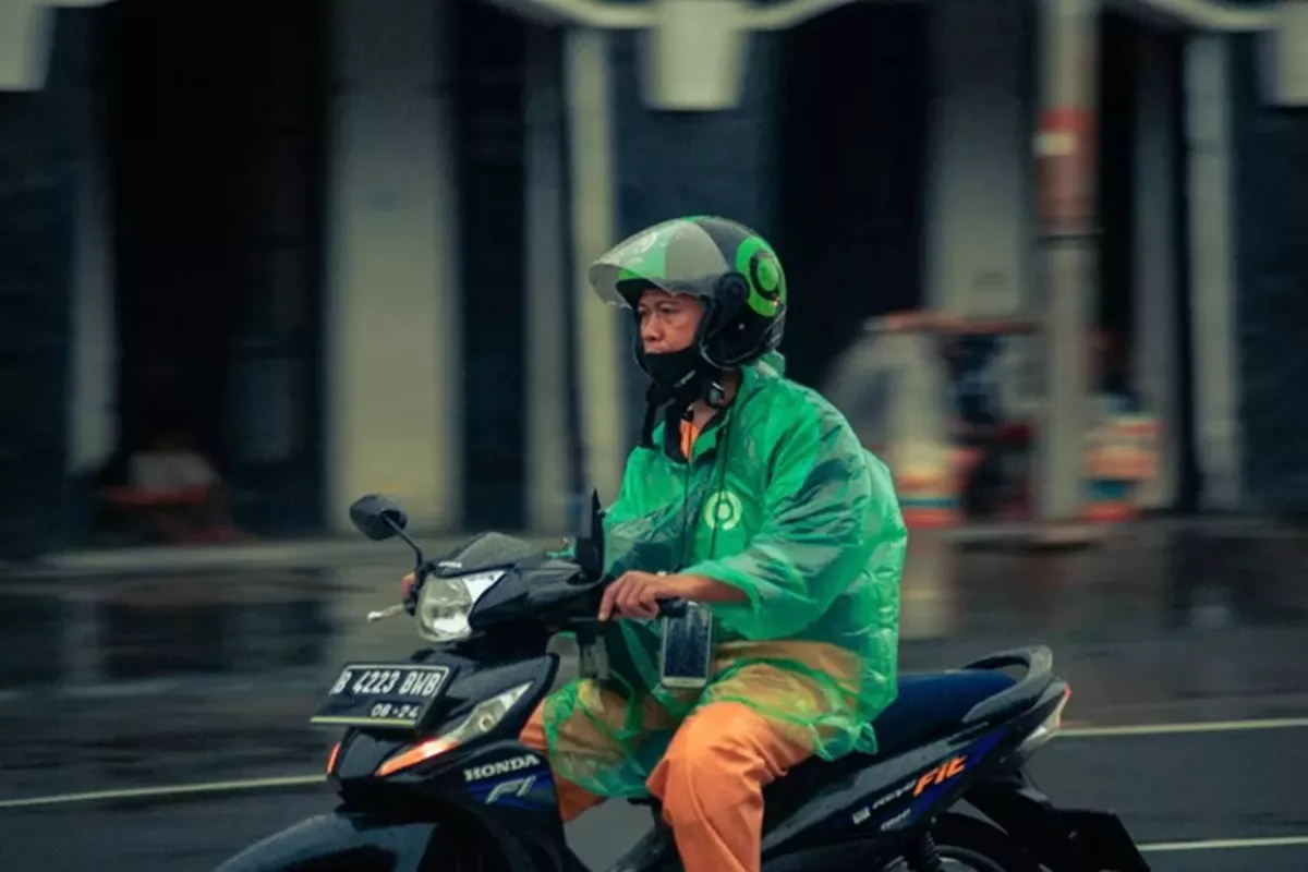Pemprov Jatim Berikan Relaksasi Pajak Kendaraan Untuk Ojol Serta Warga