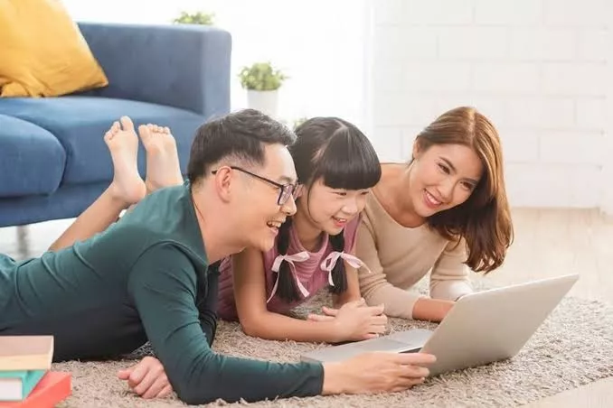 Orang Tua di Era Digital Diimbau Pilih Beradaptasi dengan Teknologi