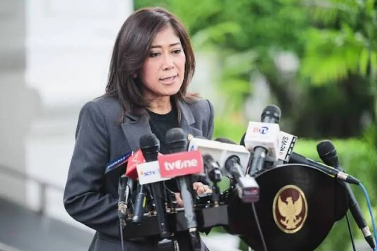 Erupsi Anak Krakatau, Menkomdigi Imbau Saring Informasi Sebelum Sharing