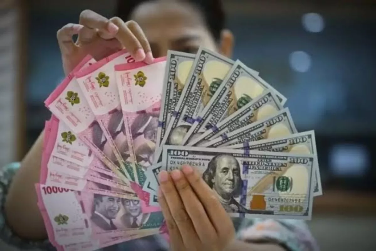 Rupiah Menguat Didorong Efek Intervensi Pasar Dolar AS dan Jepang