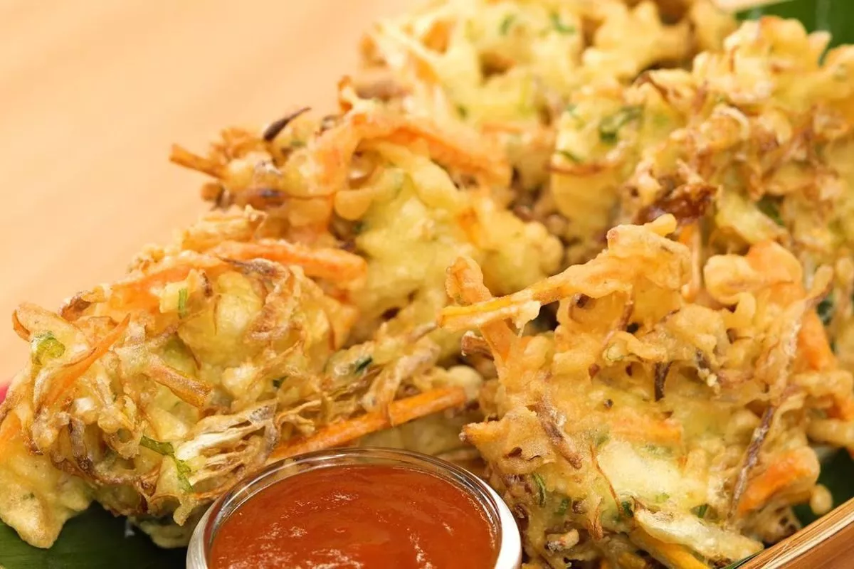 Cara Membuat Bakwan Sayur Renyah Tahan Lama