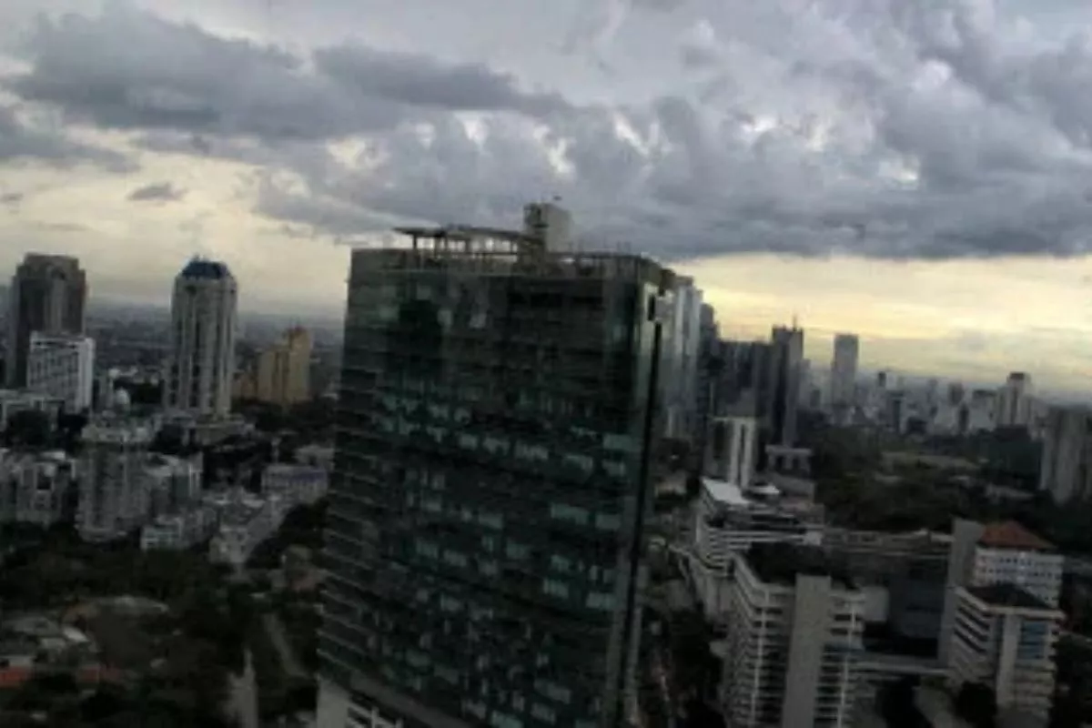 BMKG: Akhir Pekan, Mayoritas Wilayah RI Bakal Diguyur Hujan Ringan