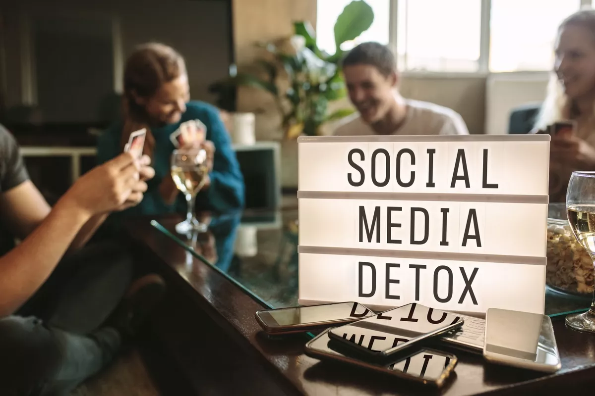 Cara Melakukan Sosial Media Detox untuk Pemula Lengkap