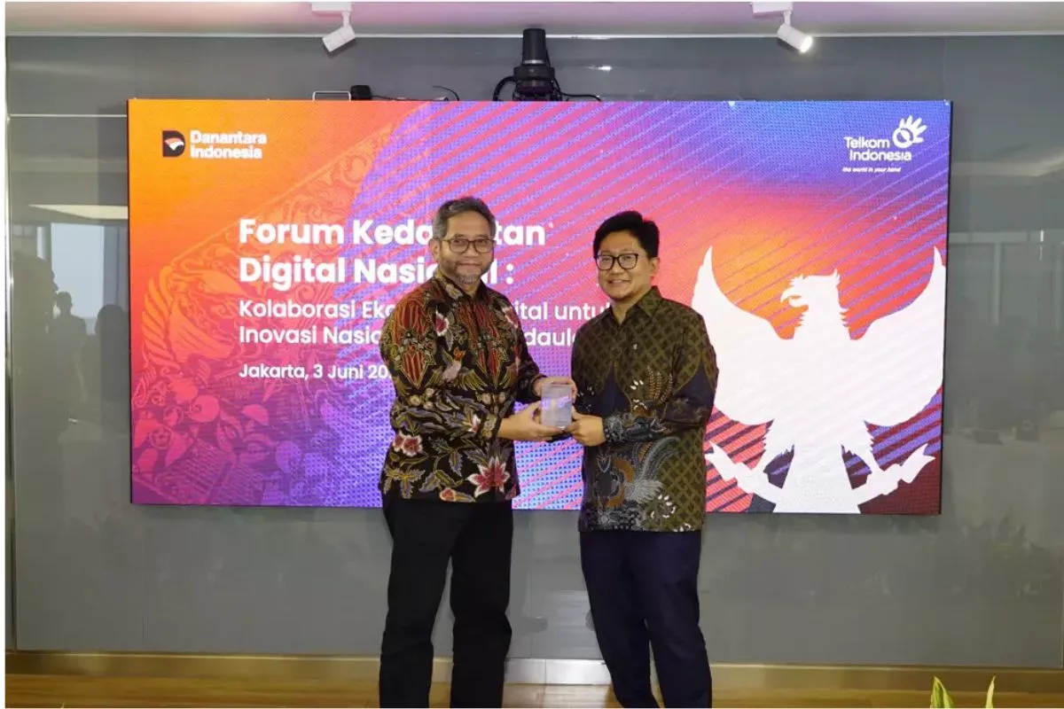 Telkom Perkuat Talenta Digital lewat Kolaborasi TelU dan NUS