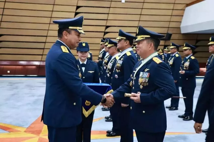 11 Pati TNI AU Terima Tanda Kehormatan Bintang Yudha Dharma Pratama