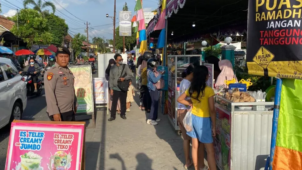 Polsek Kasihan Patroli di Pasar Niten Baru, Cegah Kriminalitas