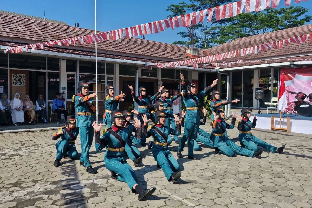 Langkah Nyata Sekolah dan Pesantren dalam Pemanfaatan Energi Surya