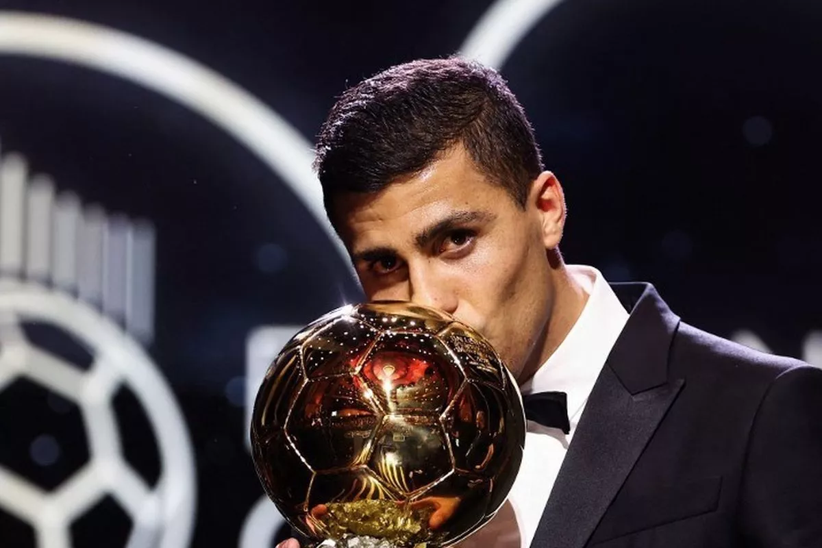 Manchester City Tolak Tawaran 60 Juta Euro Barcelona untuk Rodri