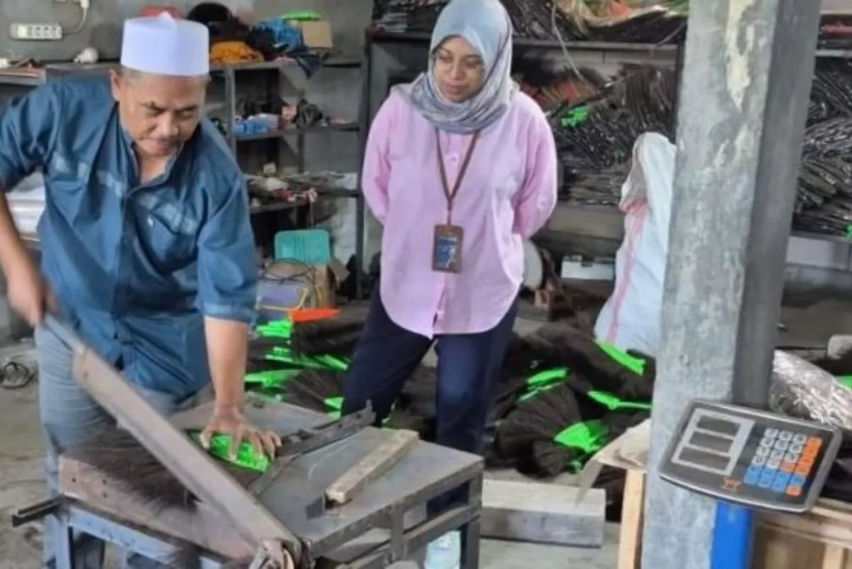 Kisah Sukses UMKM Sapu Ijuk Berkat KUR BNI
