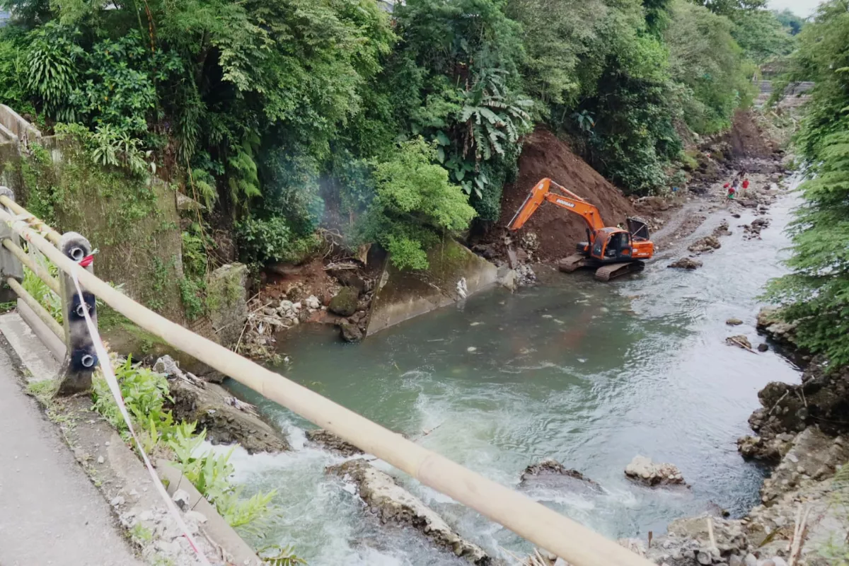 Papan Proyek Sungai Pelus Banyumas Tidak Mencantumkan Besaran Nilai